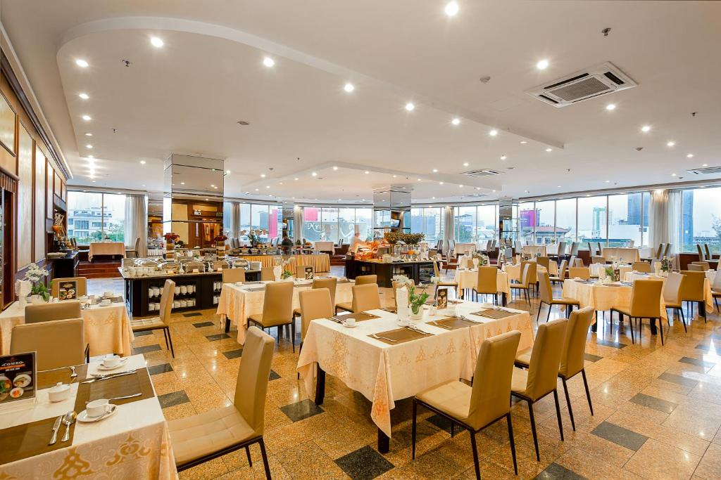 Hệ thống nhà hàng VIP tại tầng 39 sức chứa từ 30 – 300 khách